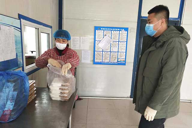 就餐2.jpg 就餐2.jpg